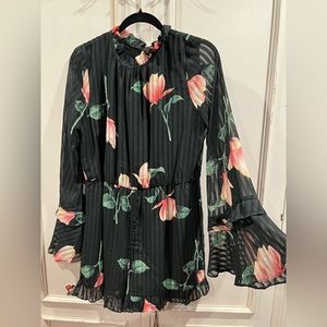 FLIRTY Floral Romper with open back